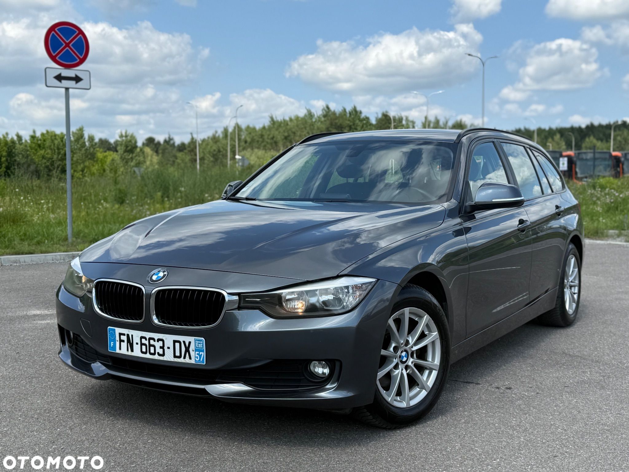BMW Seria 3 318d Touring - 1