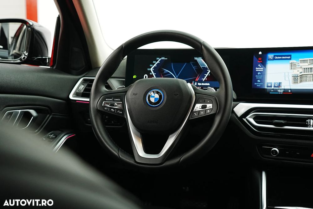 BMW Seria 3 320e Aut. Sport Line - 25