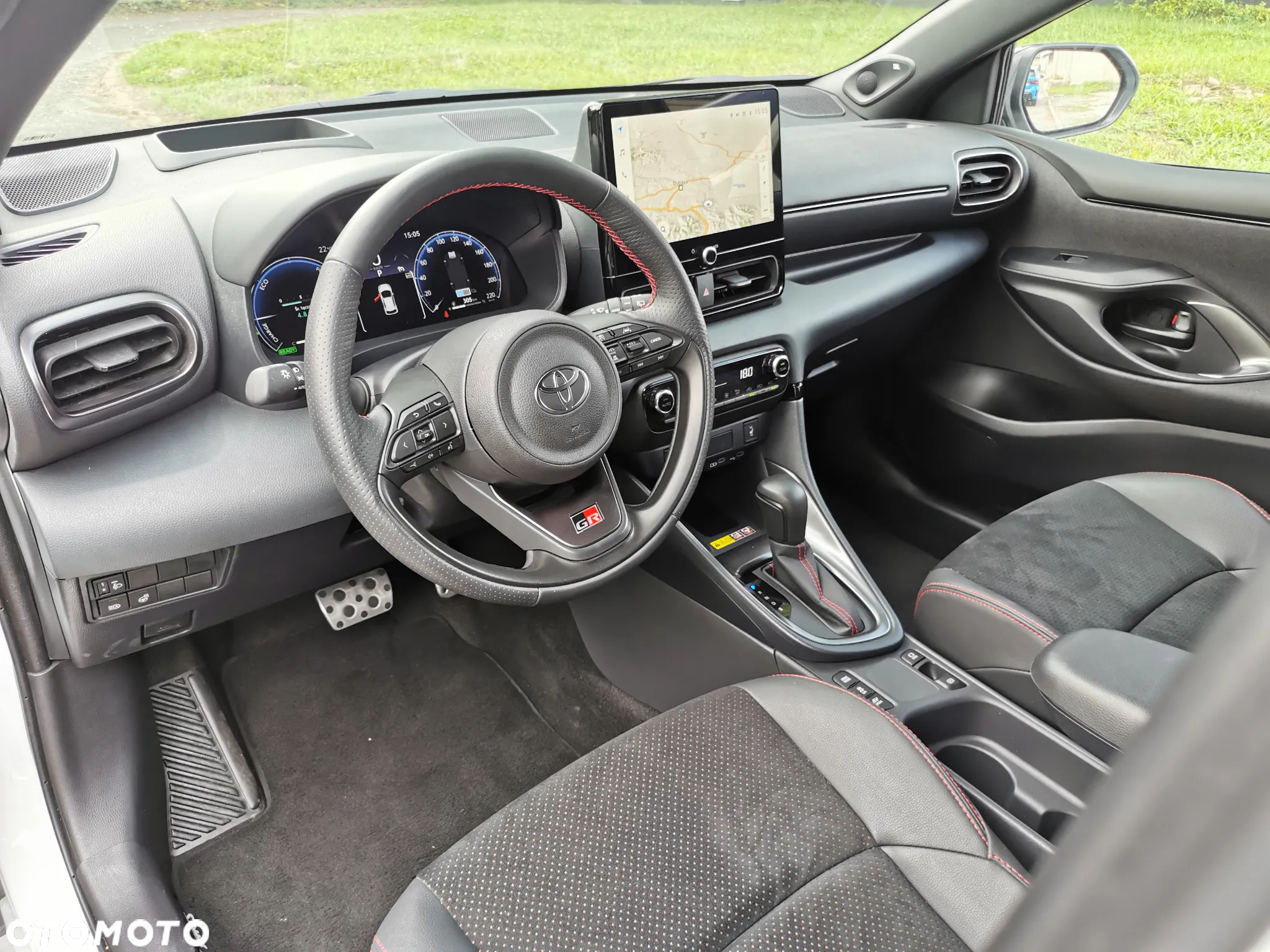 Toyota Yaris Hybrid 1.5 GR Sport - 19
