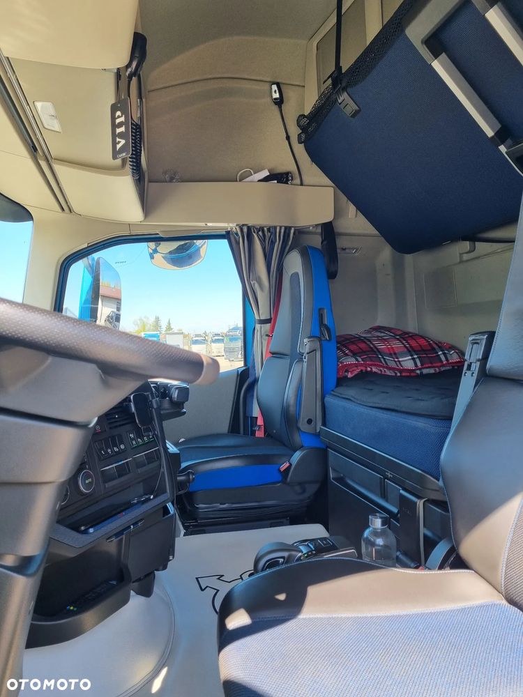Volvo FH4 - 12