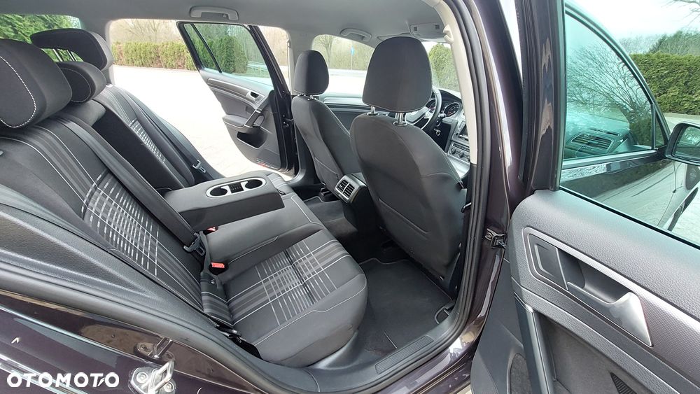 Volkswagen Golf - 9