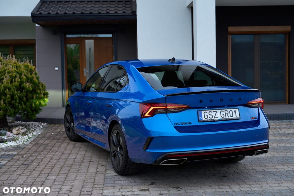 Skoda Octavia 2.0 TDI DSG RS - 11