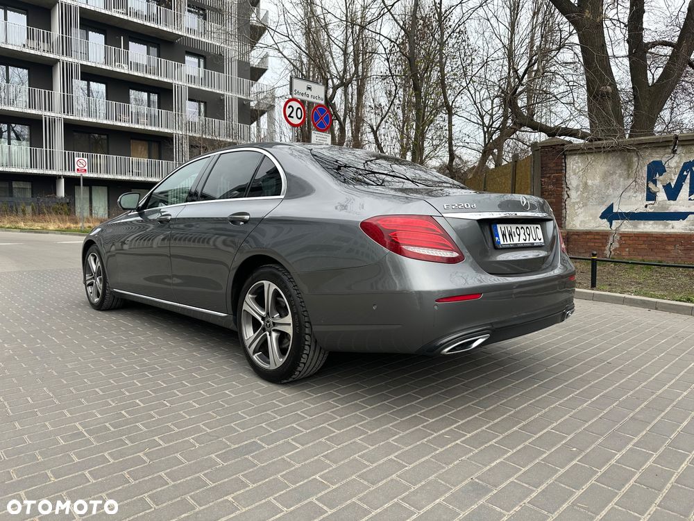 Mercedes-Benz Klasa E 220 d 4-Matic Business Edition 9G-TRONIC - 4