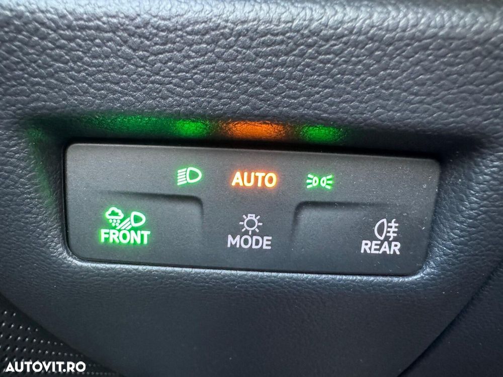 Skoda Superb 2.0 TDI DSG Ambition - 24