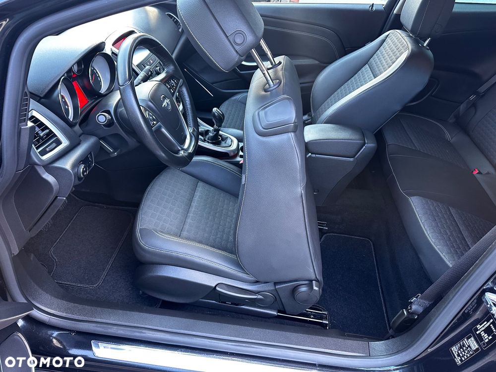 Opel Astra 1.6 Turbo Innovation - 30