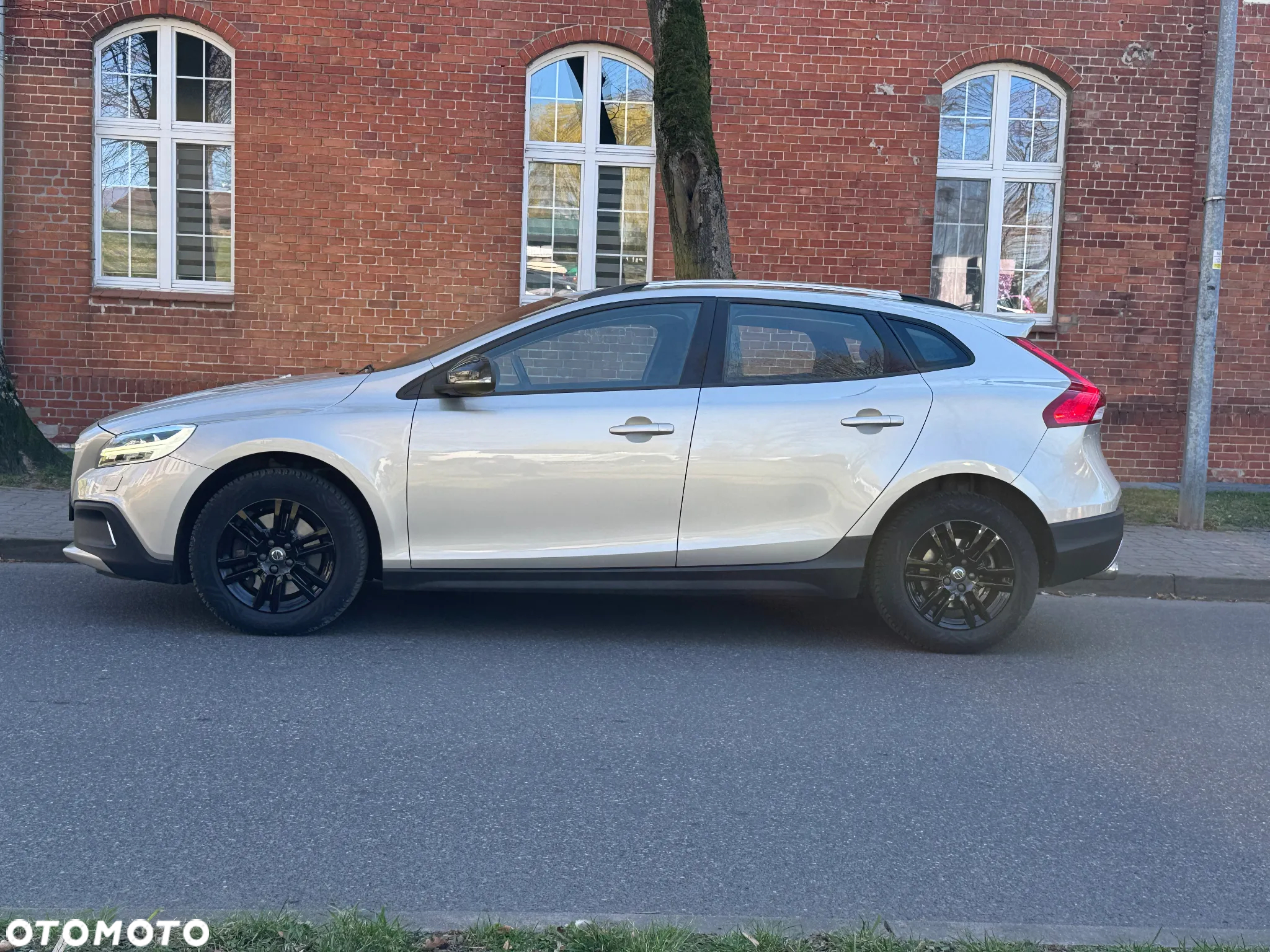 Volvo V40 Cross Country T3 Drive-E Momentum - 2
