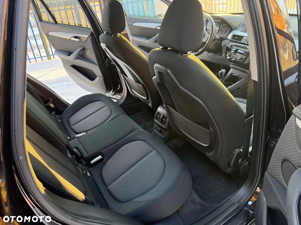 BMW X1 xDrive18d xLine - 13