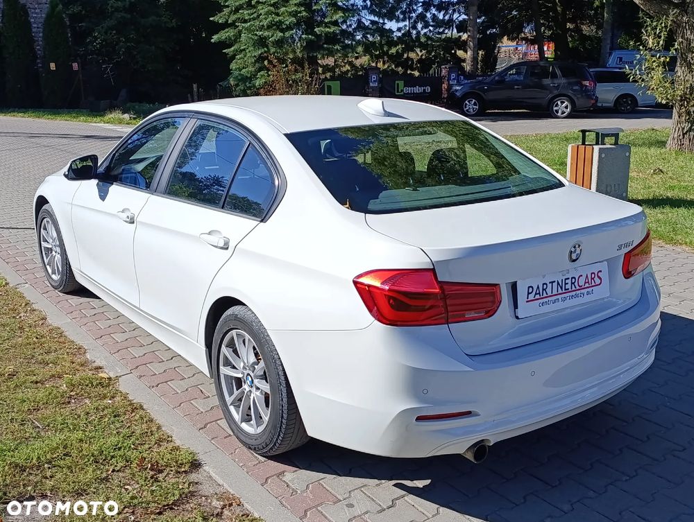 BMW Seria 3 318i - 3