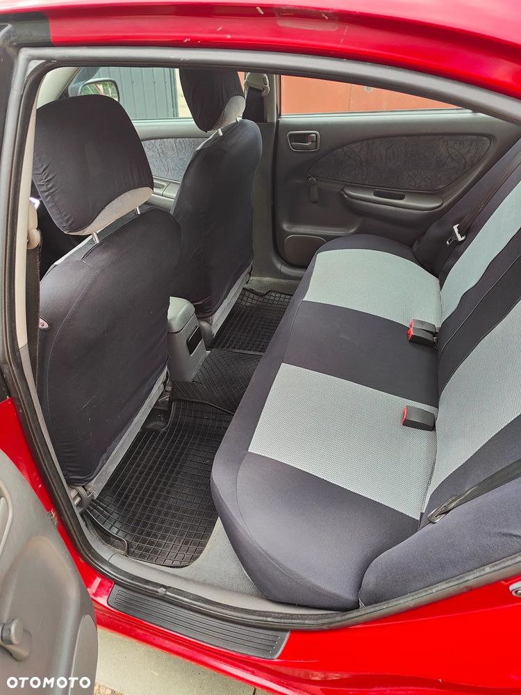 Toyota Avensis - 11