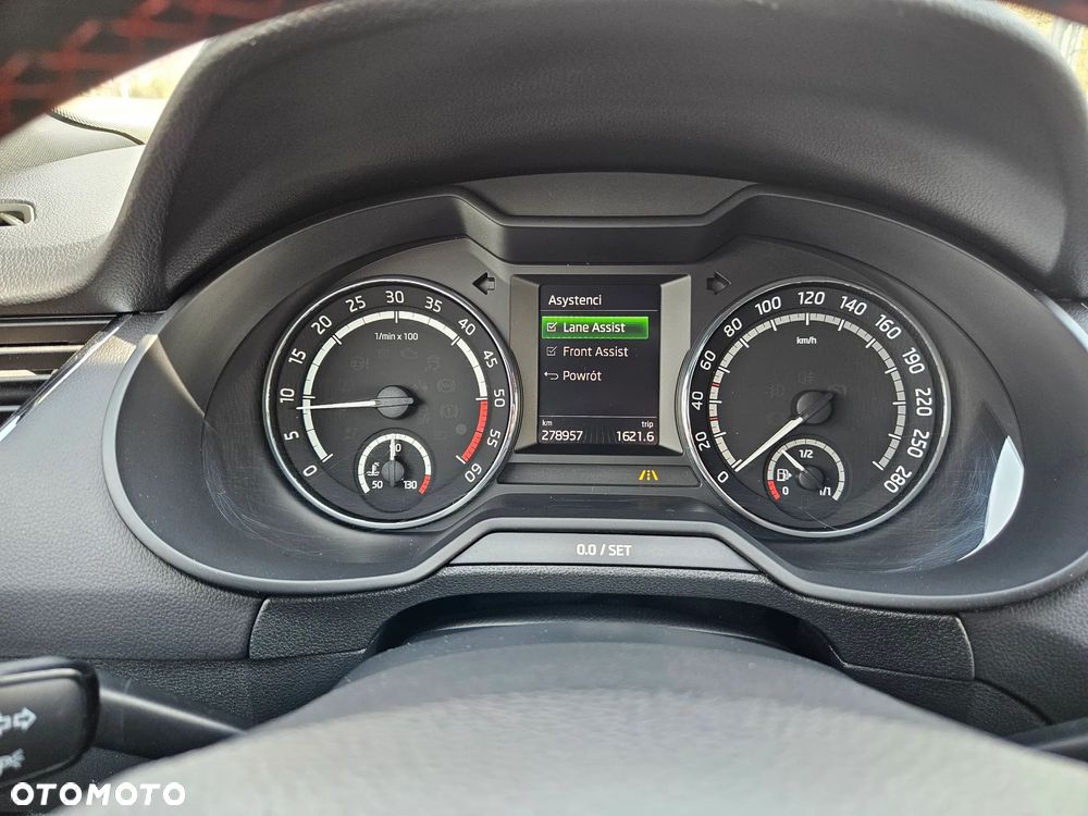 Skoda Octavia 2.0 TDI RS - 30