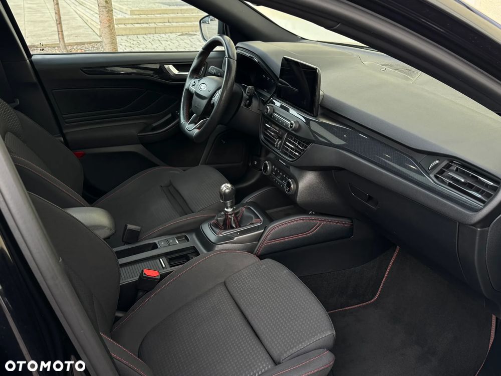 Ford Focus 1.5 EcoBlue ST-Line - 29