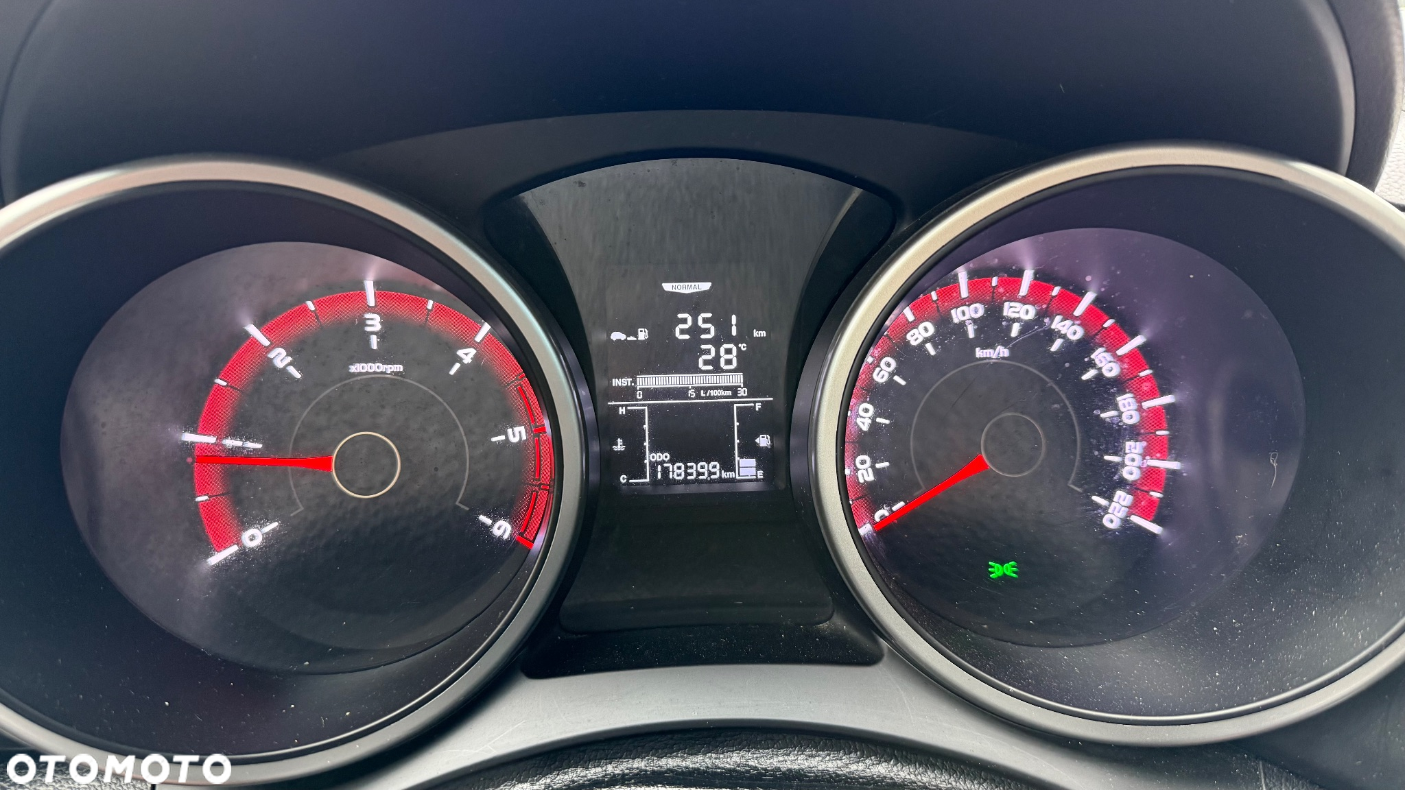 SsangYong/KGM Tivoli 1.6 D Quartz - 16