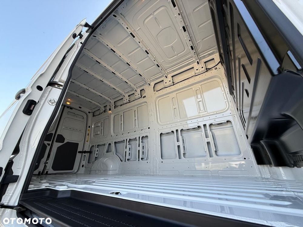 Volkswagen Crafter - 27