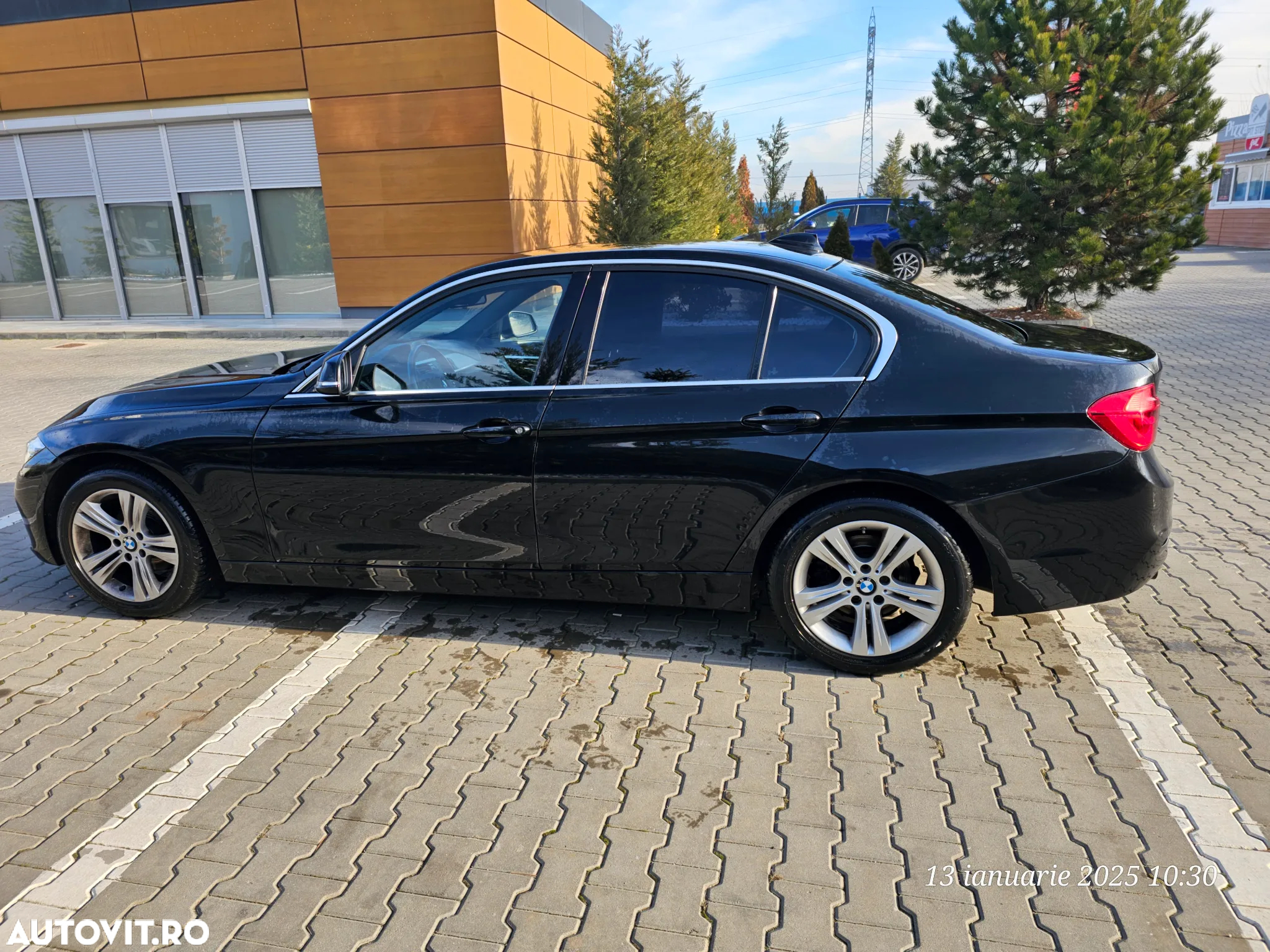 BMW Seria 3 318i Aut. Sport Line - 25