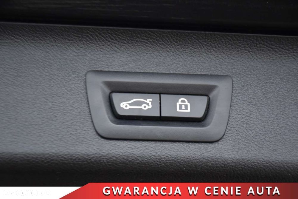 BMW Seria 5 520d xDrive Luxury Line sport - 32