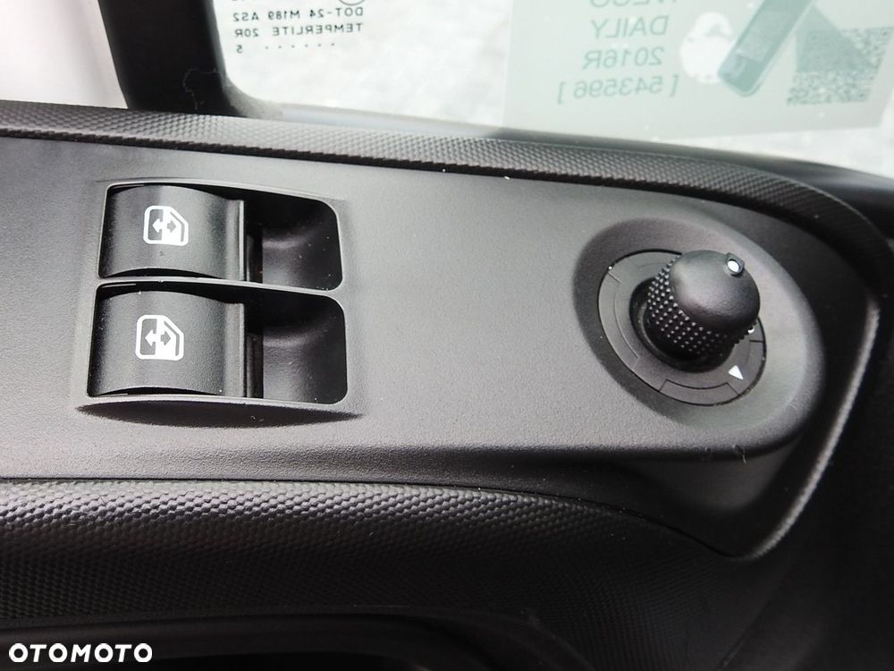 Iveco DAILY 35C15 KONTENER CHŁODNIA -12*C ZASILANIE 230V TEMPOMAT KLIMATYZACJA BLIŹNIACZE KOŁA  150KM - 30