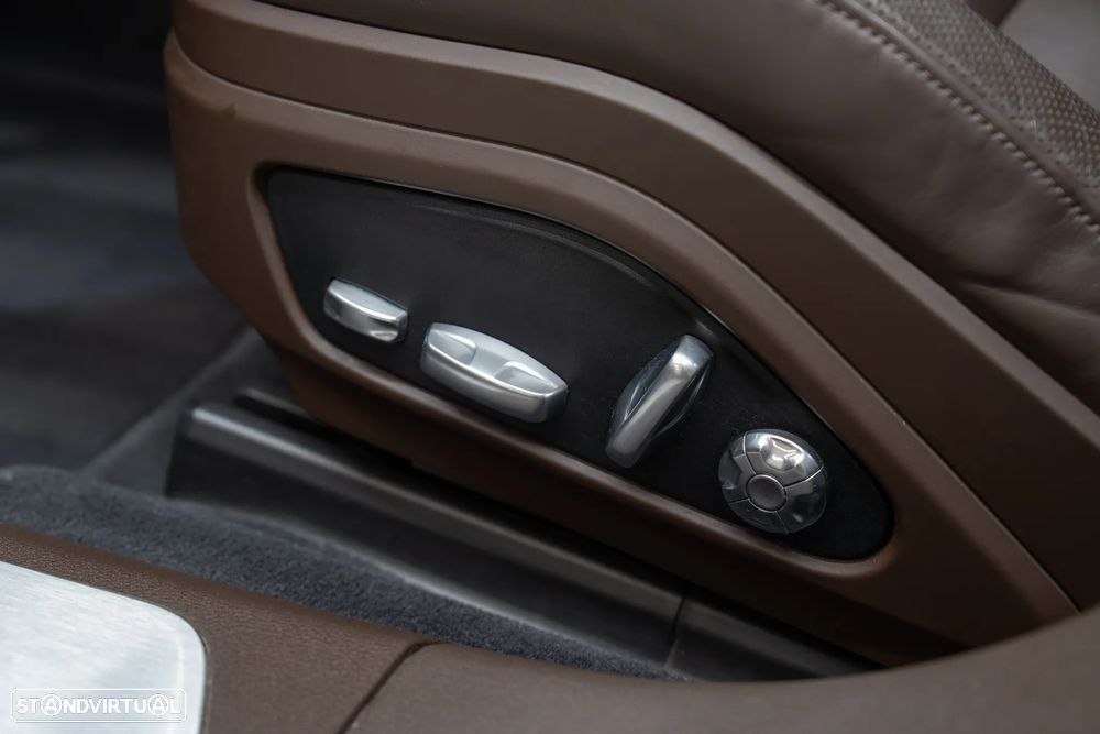 Porsche Panamera Sport Turismo 4 E-Hybrid - 27