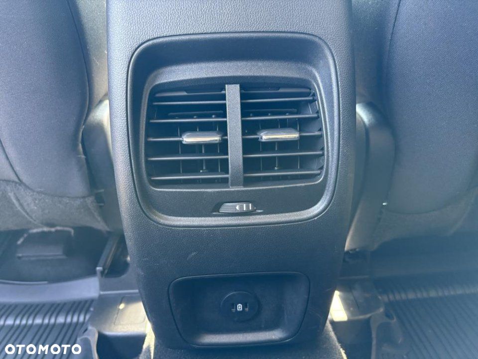 Ford Kuga - 8