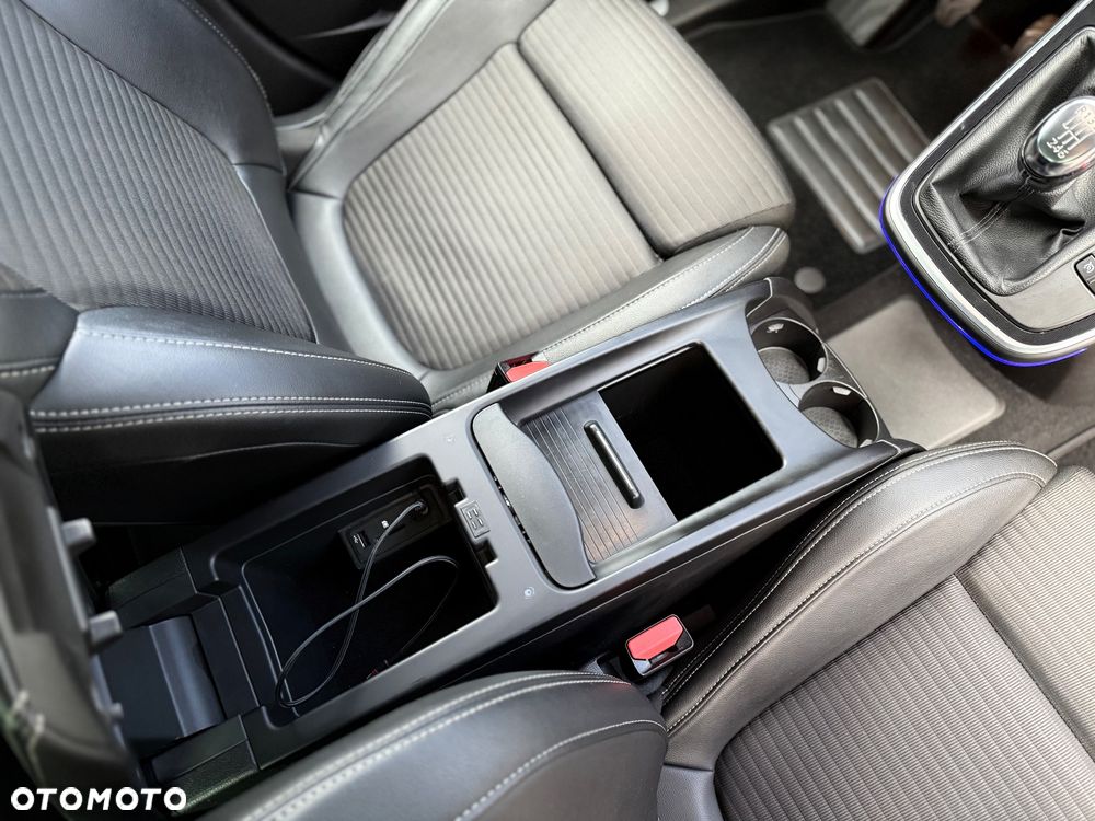 Renault Scenic ENERGY TCe 130 BOSE EDITION - 23