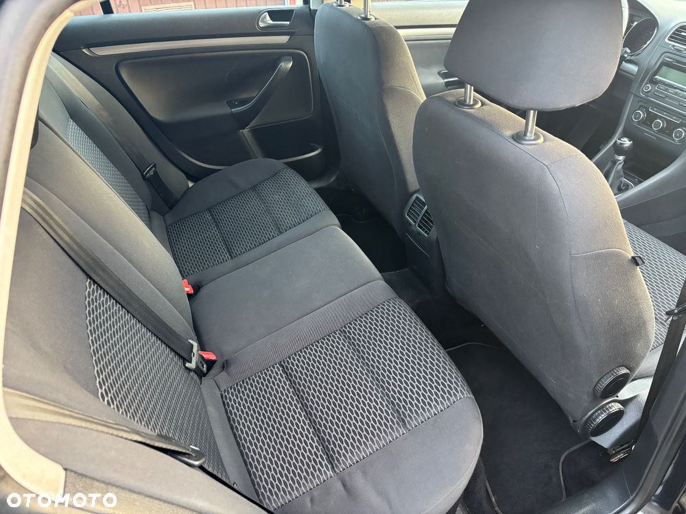 Volkswagen Golf - 6
