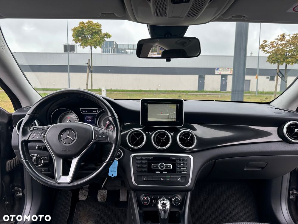 Mercedes-Benz CLA 180 Urban - 5