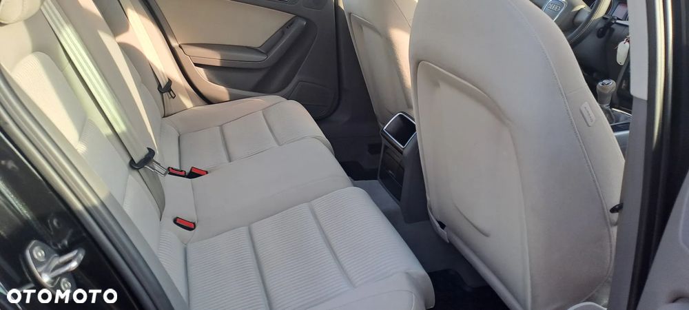 Audi A4 Limousine - 6