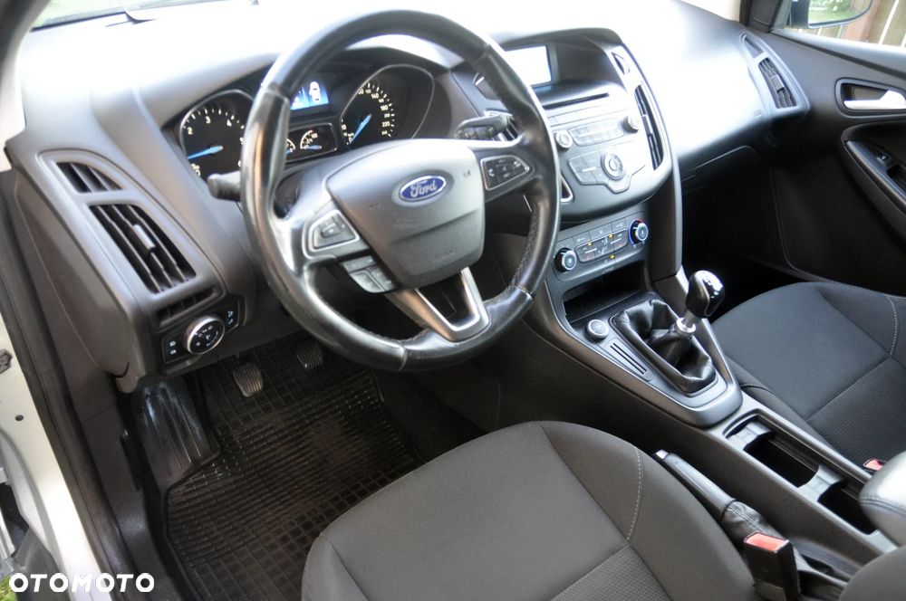 Ford Focus 1.6 TDCi Ambiente Start - 9