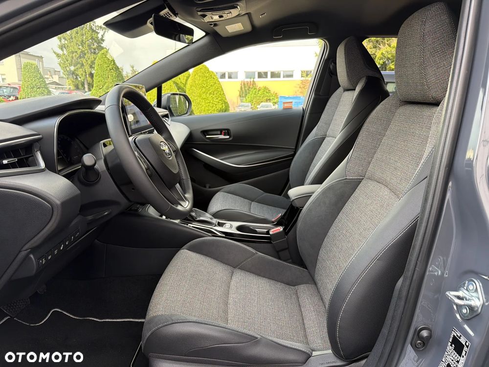 Toyota Corolla 1.8 Hybrid Style - 17
