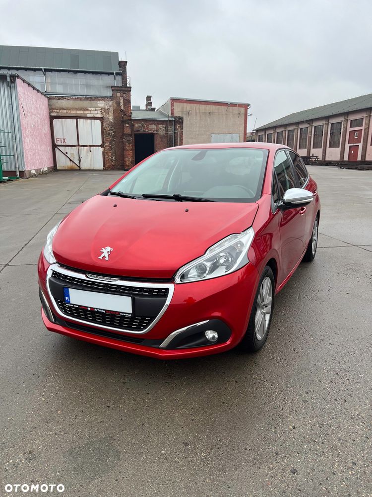 Peugeot 208 - 1