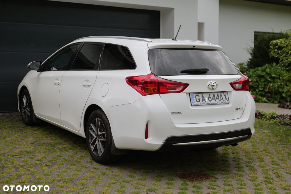 Toyota Auris - 11