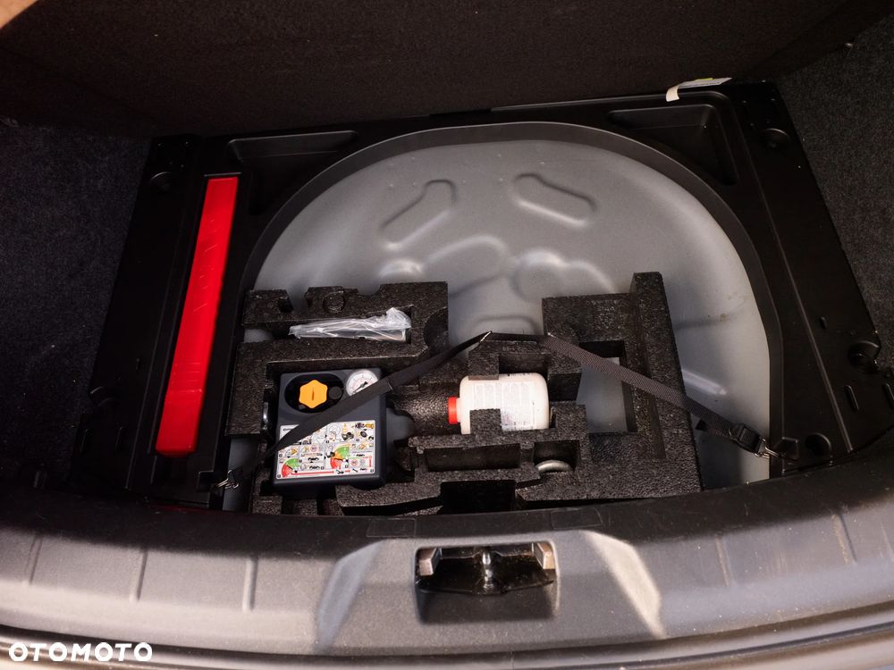 Volvo V40 T4 Momentum - 26