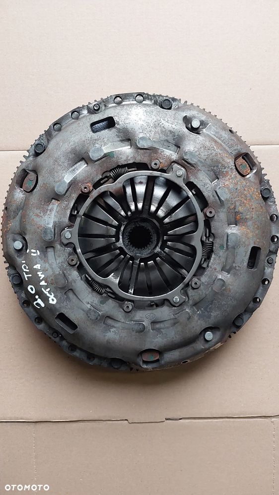 Sprzęgło dwumasa tarcza docisk kompletne 6 BIEGÓW LUK 415043110 2.0 TDI Skoda Octavia Superb Volkswagen Passat Touran Caddy Audi A3 A6 - 1