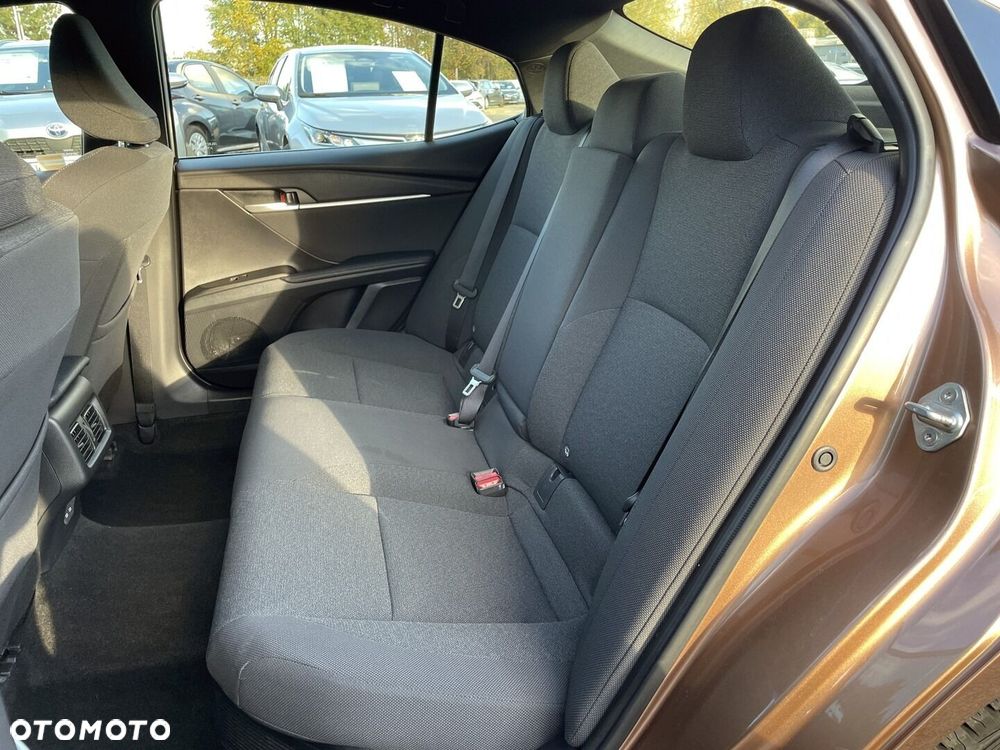 Toyota Camry - 17