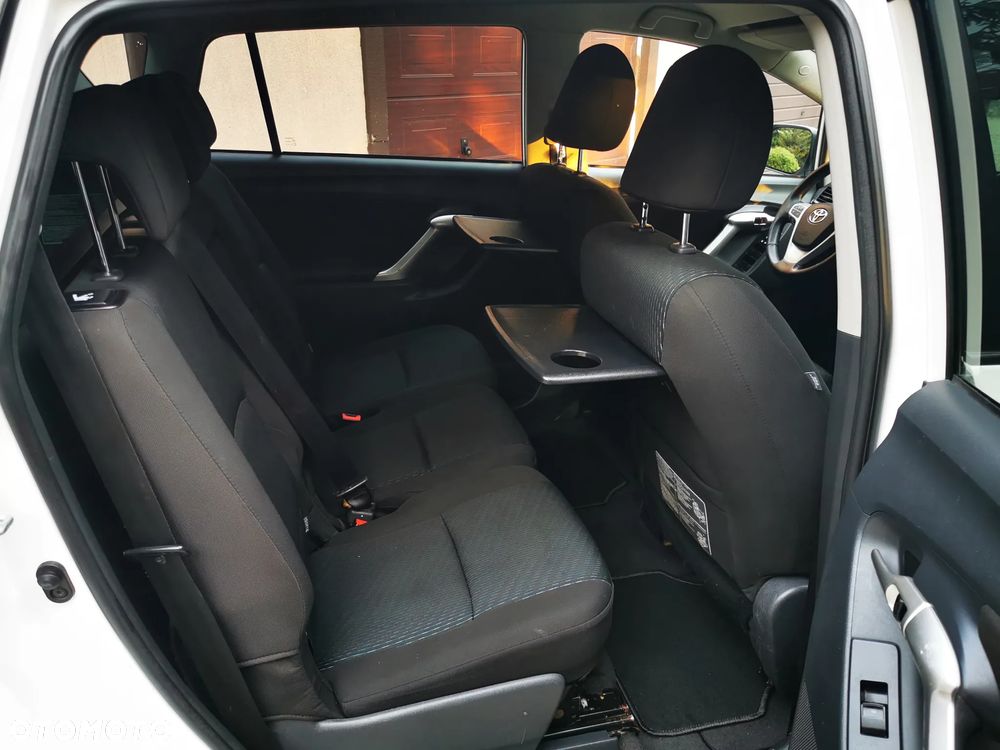 Toyota Verso 1.8 Premium 7os - 12
