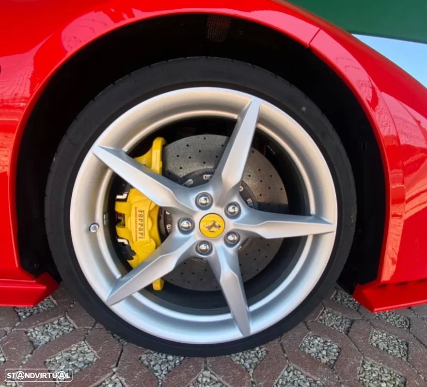 Ferrari F8 Tributo - 33