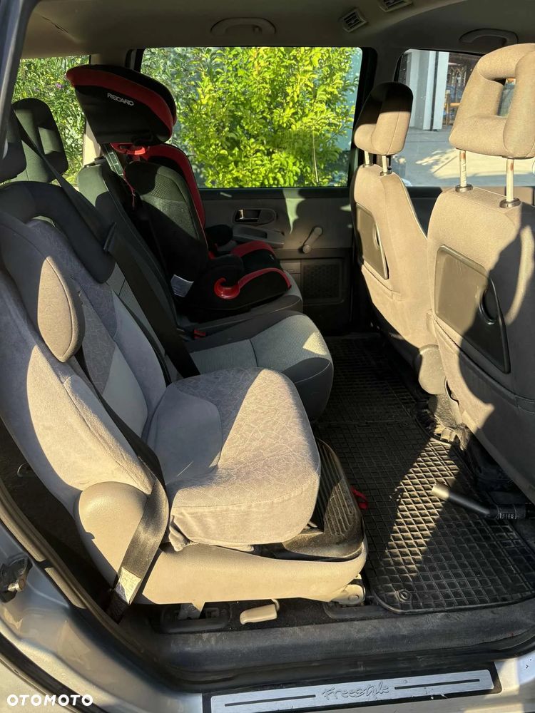 Volkswagen Sharan 1.9 TDI Highline Tiptr - 5