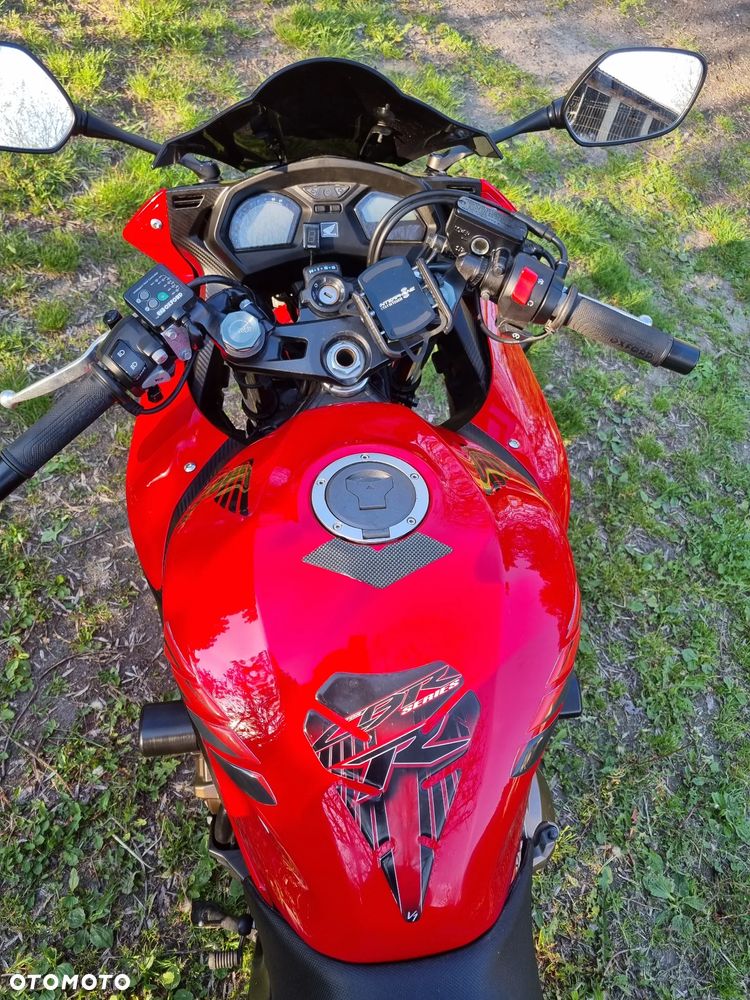 Honda CBR - 13
