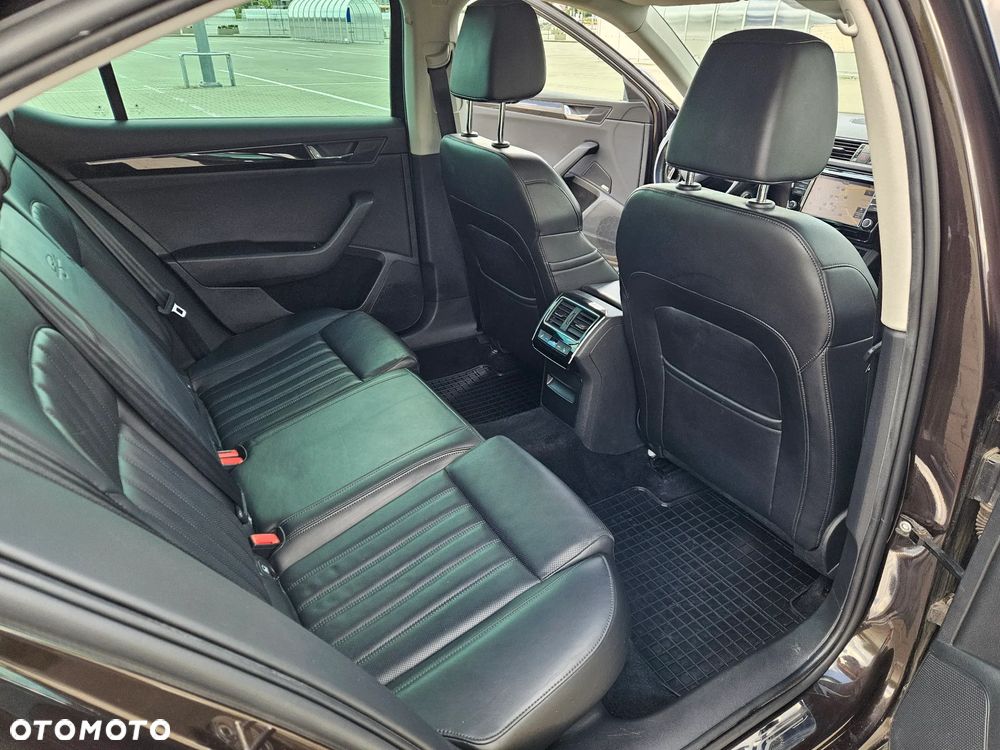 Skoda Superb 2.0 TDI L&K DSG - 18