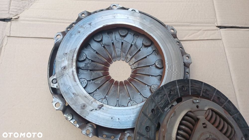 Koło dwumasowe sztywne vw audi  1.6 tdi - 5