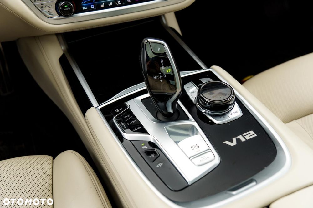 BMW Seria 7 - 26