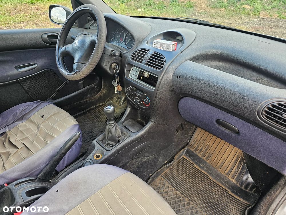 Peugeot 206 - 15
