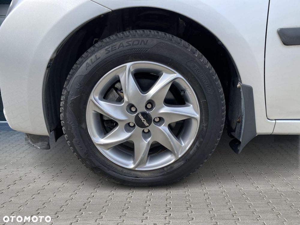 Toyota Verso S - 23