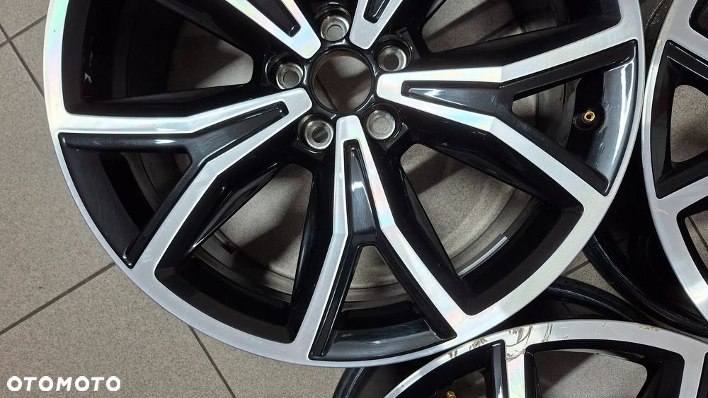 Felgi Aluminiowe 18 VW T-Cross 5x100 ET 39 - 12