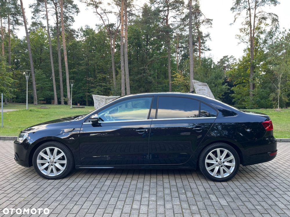 Volkswagen Jetta 2.0 TDI DPF DSG Trendline - 6