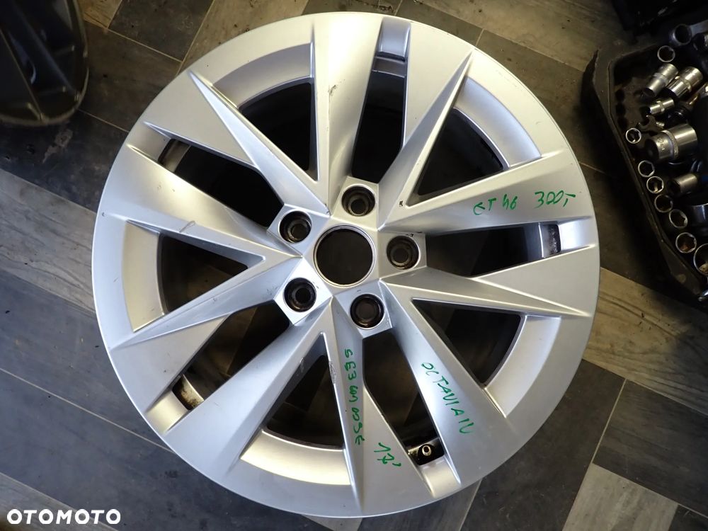 SKODA OCTAVIA IV FELGA 17' ET46 5E3601025E - 1