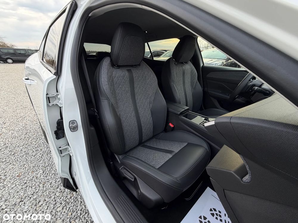 Peugeot 408 PureTech 130 EAT8 Allure - 36