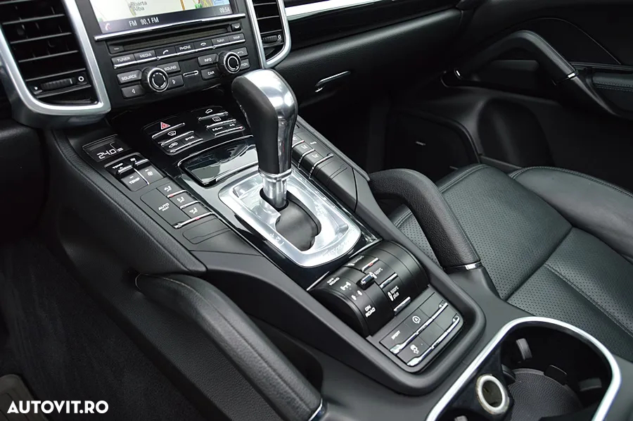 Porsche Cayenne Diesel Platinum Edition - 30