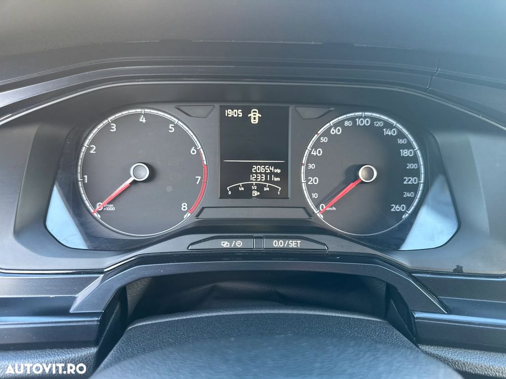 Volkswagen Polo - 8