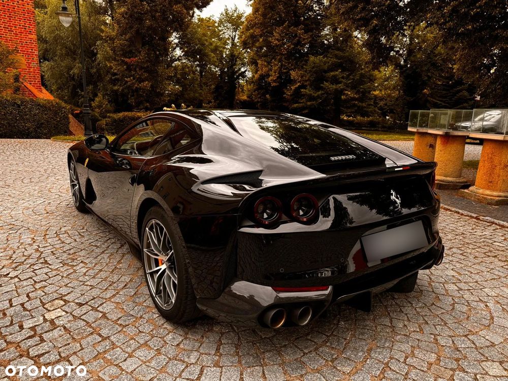 Ferrari 812 Superfast - 7