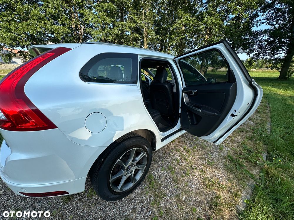 Volvo XC 60 D3 Drive-E Ocean Race - 10